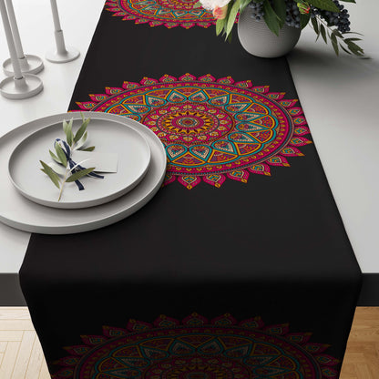 Elegans Crown Table Runner