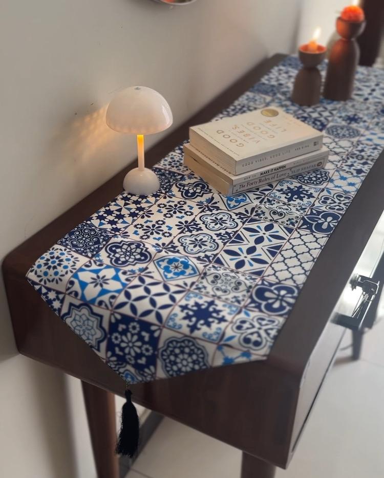 London Castle Table Runner