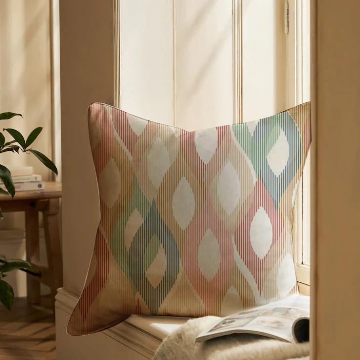 Pastel Wavy Throw Pillow Cover